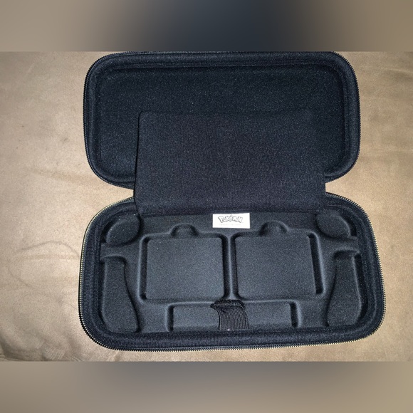Pokémon ninento switch case/carrier - Picture 5 of 6